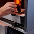 Resin Mixer für den Formlabs Form 4L für präzisen 3D-Druck von z.B. Medizin- und Industrieanwendungen.