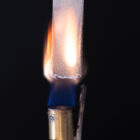 Nahaufnahme eines flammhemmenden 3D-gedruckten Bauteils mit hoher Detailgenauigkeit