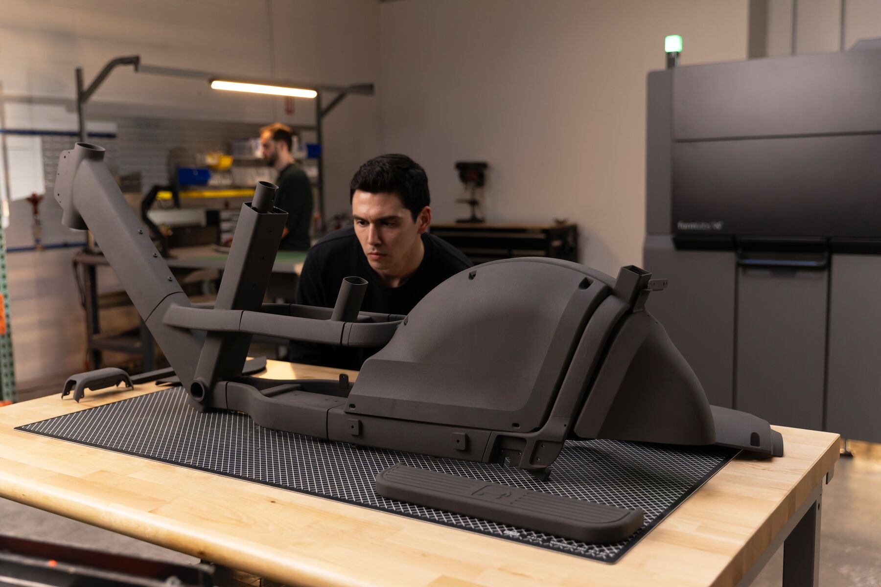 Formlabs Fuse X1 industrieller SLS-3D-Drucker für Funktionsbauteile, Vorrichtungen und Serienfertigung